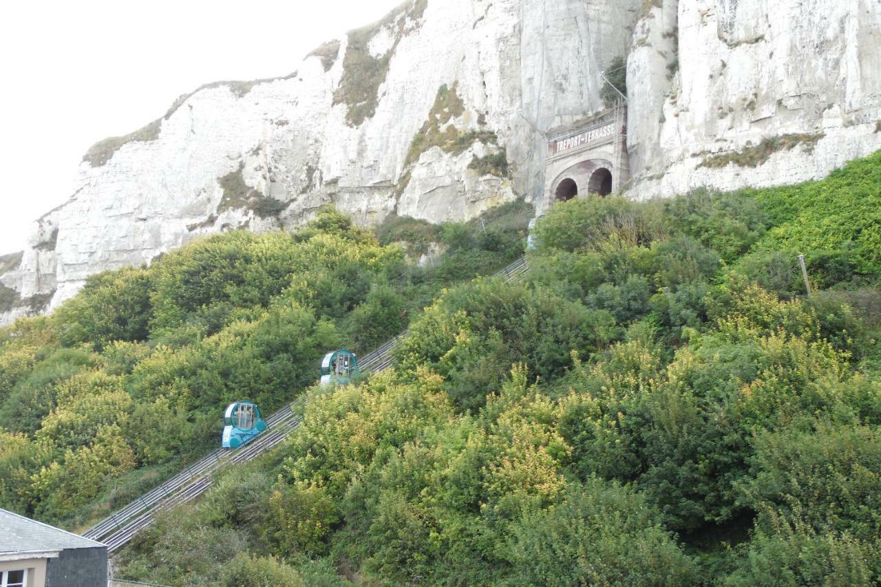 L' Entre Mer Et Falaise Le Treport Exterior photo